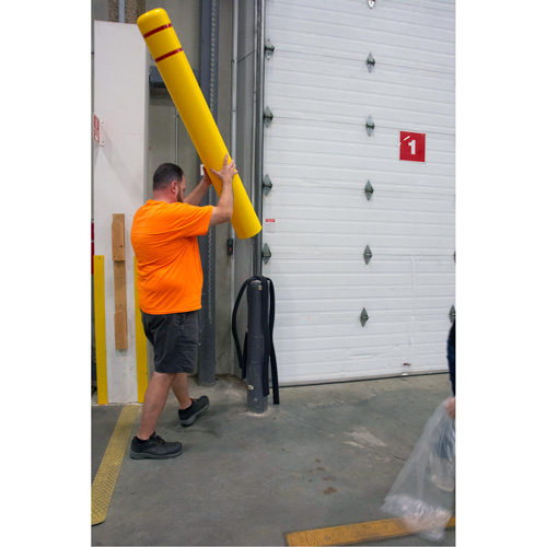 KI329 Capuchon en poly&eacute;thyl&egrave;ne pour borne de protection, 6-5/8" dia. x 52" l, Rouge/Jaune