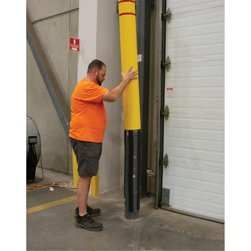 KI329 Capuchon en poly&eacute;thyl&egrave;ne pour borne de protection, 6-5/8" dia. x 52" l, Rouge/Jaune