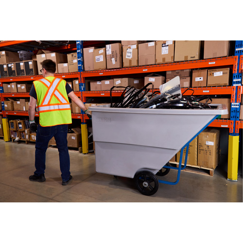 MN982 Chariot basculeur en acier, Poly&eacute;thyl&egrave;ne, 1,1 vg³, Capacit&eacute; de charge de 1250 lb